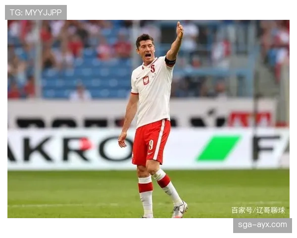 莱万多夫斯基爆发速度惊艳全场，展现顶级球员实力