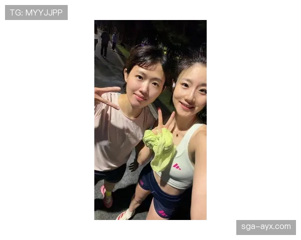 王楠退役后这生活也太爽了吧，天天晒娃喝咖啡，谁还记得她当年拼命三郎的样子